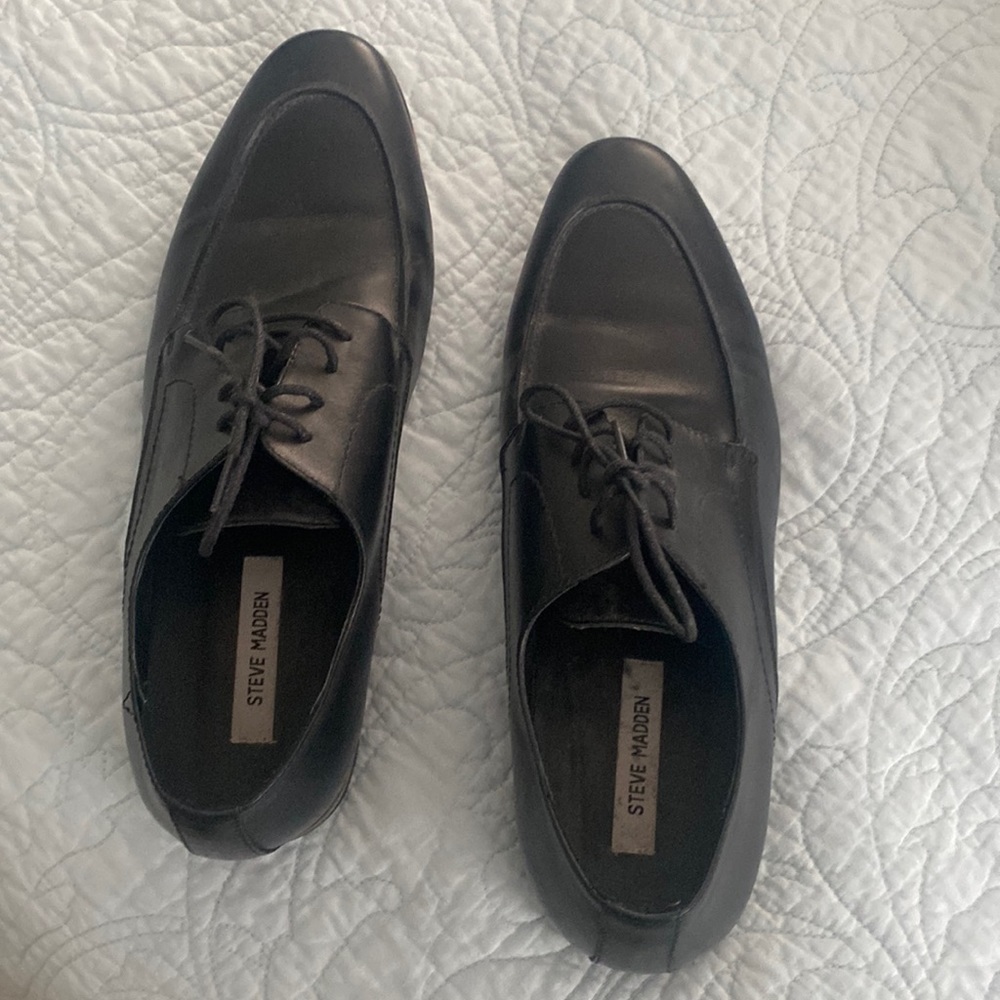 Steve Madden Men’s black leather dress shoes